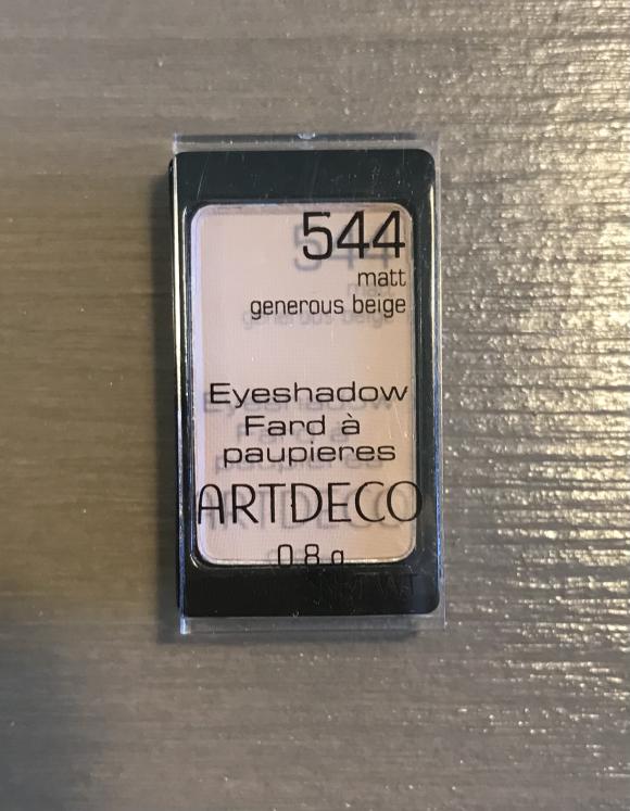 Eyeshadow 544 matt generous beige